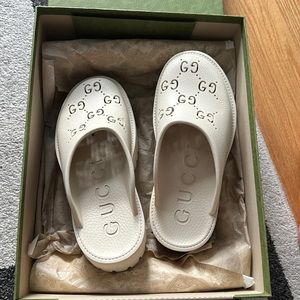 Gucci Rubber Flatform GG size 38